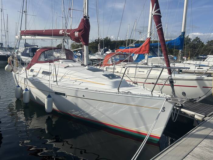 Beneteau_Oceanis_281