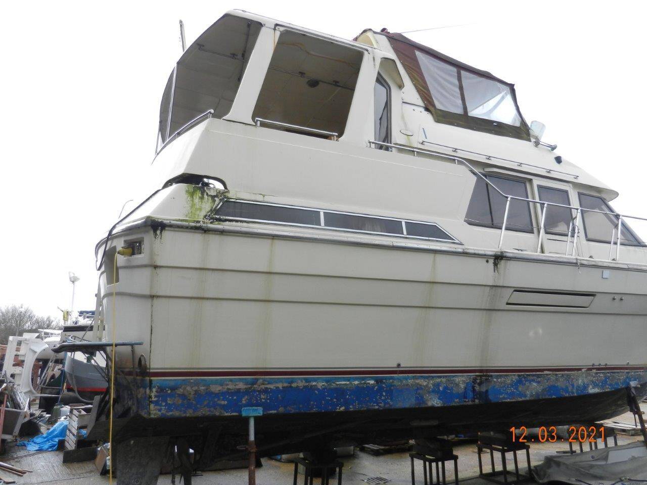 Vista 43 Motor Yacht 1988 Yacht Boat For Sale in Gillingham Marina