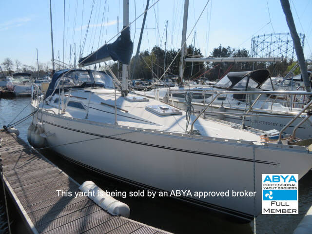 Moody_336___Bilge_keel