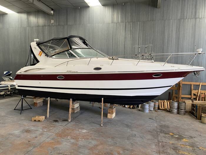 Cruisers_Yachts_320_Express