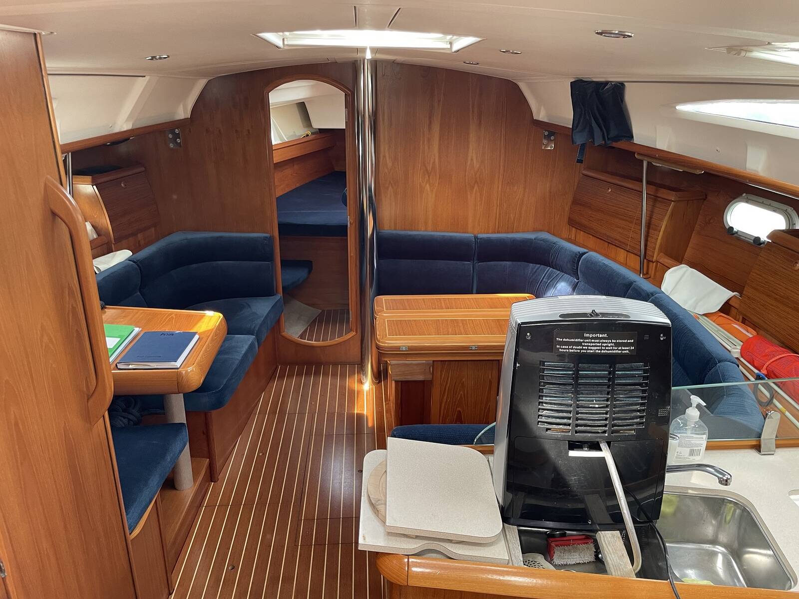 Jeanneau Sun Odyssey 40 2001 Cruising Yacht For Sale in Rossbrin, Cork